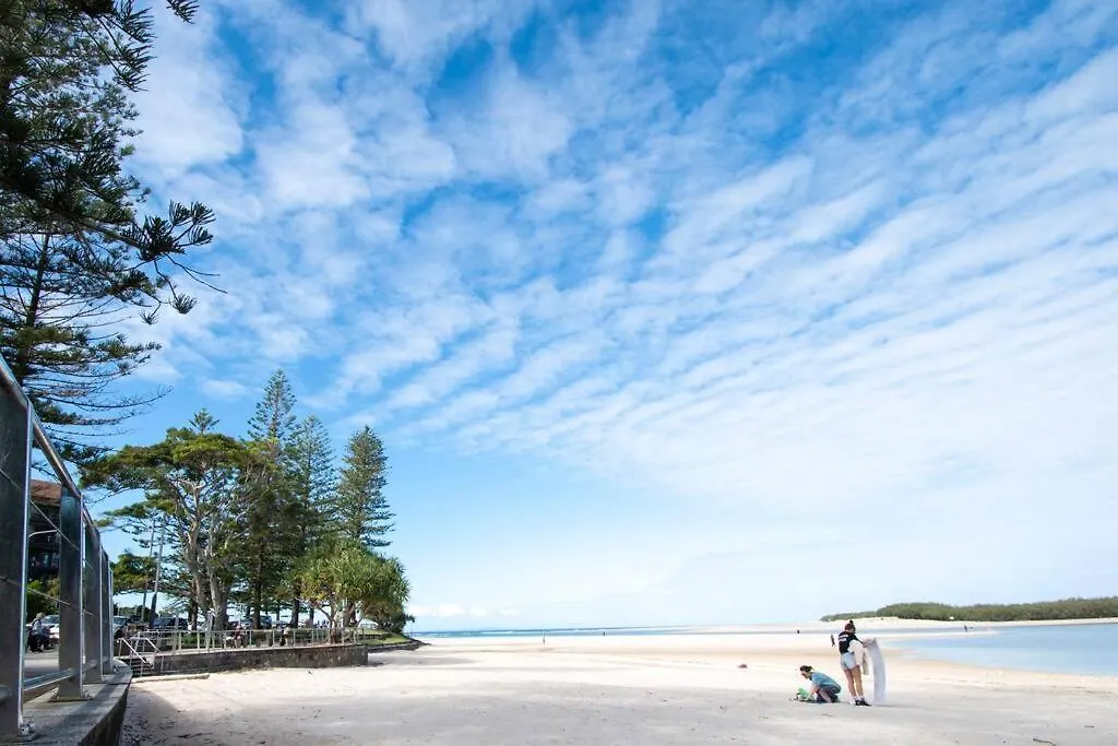 קלונדרה Callie Beach Escape - Beachside View, Family Friendly, Walk Everywhere אוסטרליה