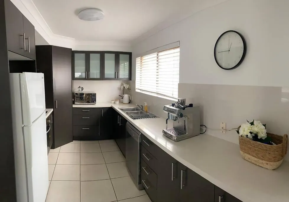 דירה קלונדרה Callie Beach Escape - Beachside View, Family Friendly, Walk Everywhere